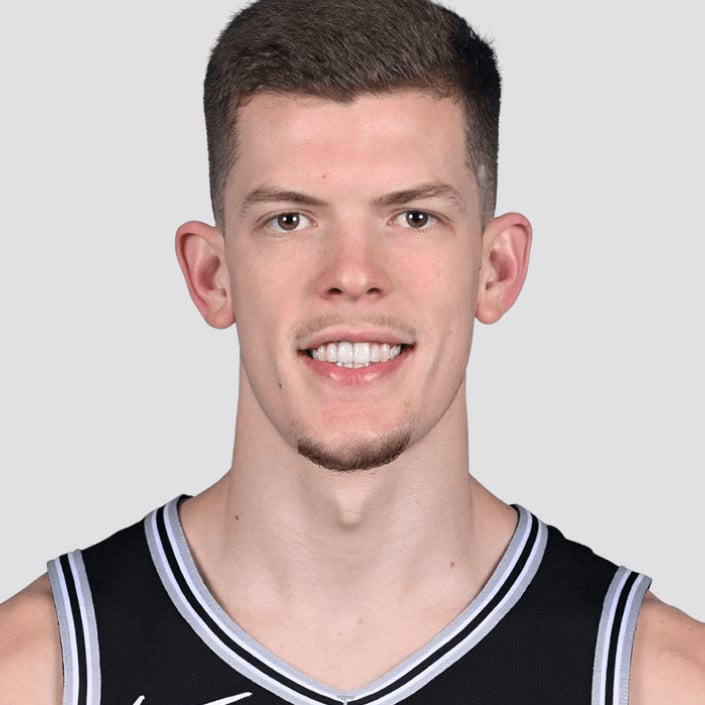 Райли Миникс