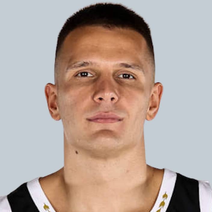 Ариян Лакич